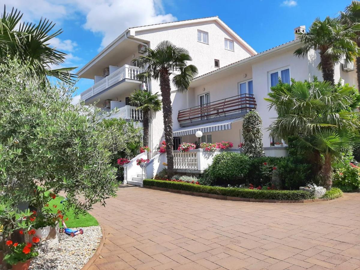 Guest House Katarina Malinska Exterior foto