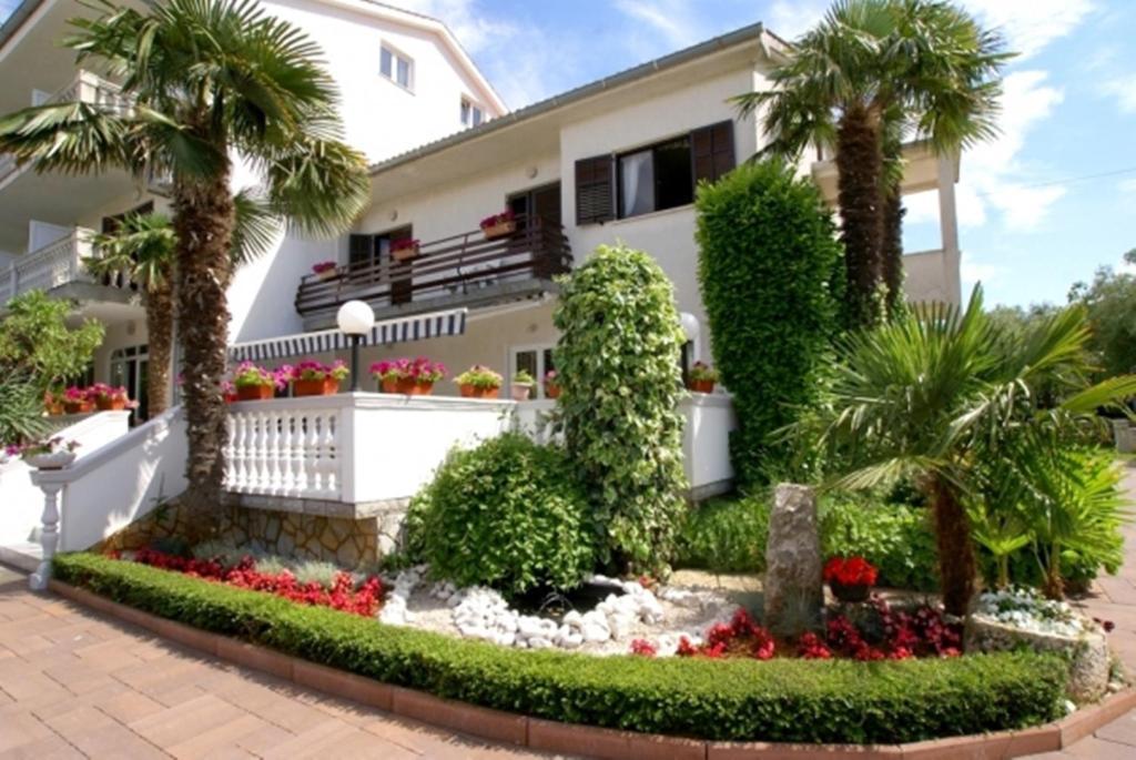 Guest House Katarina Malinska Exterior foto
